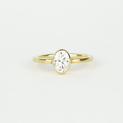 Ring White Moissanite