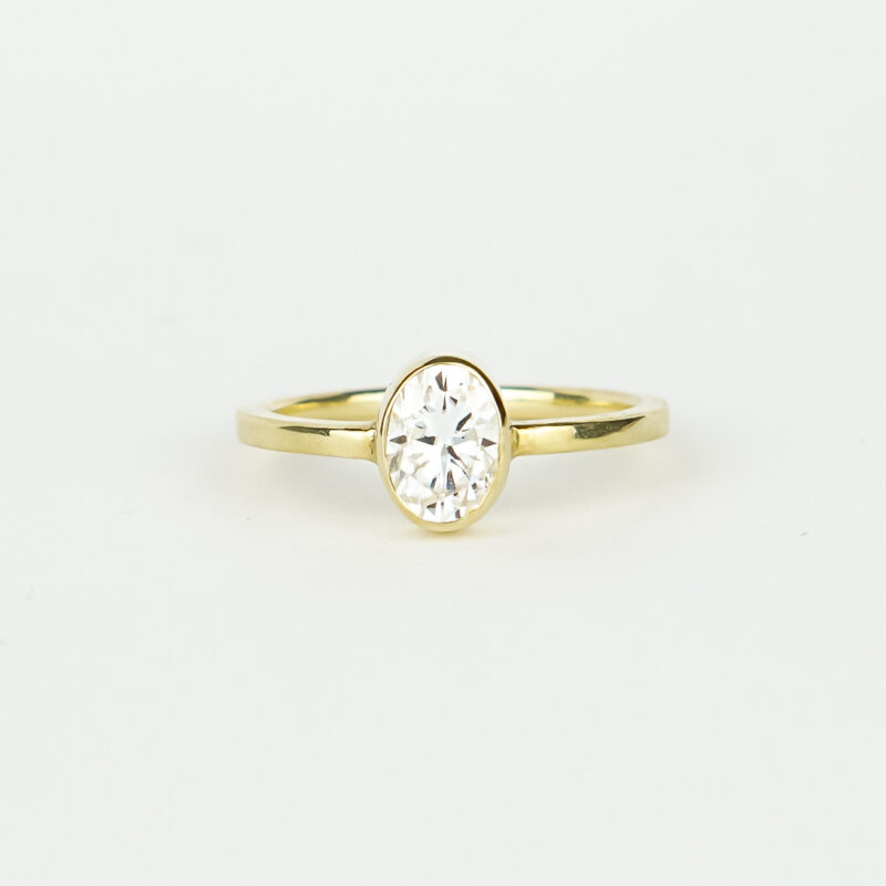 Ring White Moissanite