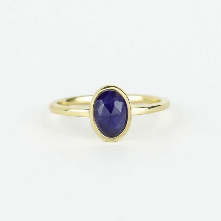 Ring with Blue Sapphire