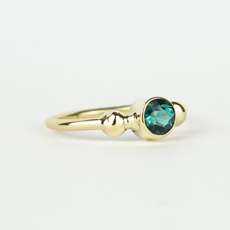 Gouden ring met indigoliet toermalijn